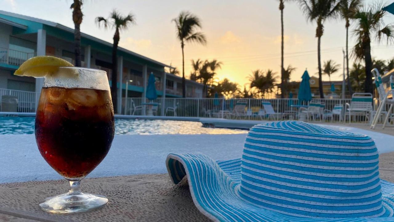 Sunrise Ocean Suites ヒルスボロ・ビーチ エクステリア 写真